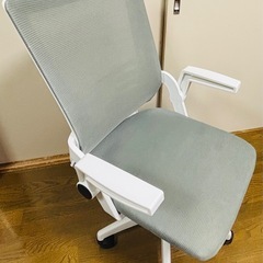 デスクチェア 椅子 メッシュ 360度回転 昇降機能付き 肘置き付きの画像