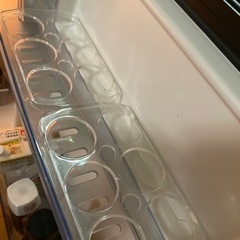 【あげます】冷蔵・冷凍庫 (写真に写ってる冷蔵庫に張っているものは対象外です)の画像