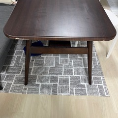 ダイニングテーブルの画像