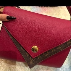 LOUIS VUITTON モノグラム ドゥブルVの画像