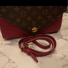 LOUIS VUITTON モノグラム ドゥブルVの画像