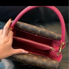 LOUIS VUITTON モノグラム ドゥブルVの画像