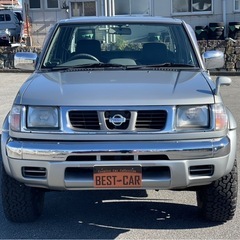 日産 ダットサン　2.4AX ダブルキャブ　4WD