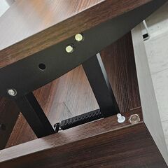テーブル　ダークブラウン　幅(W)1100mm × 奥行(D)600mm × 高さ(最高)(H)455mm　【ジャングルジャングル堺初芝店】　堺市（東区　西区　北区　南区　堺区　美原区）高石市　泉大津市　忠岡町　和泉市　松原市　大阪狭山市の画像