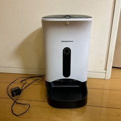ワンちゃん・猫ちゃんの自動給餌器