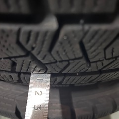 185/60R15 スタッドレス　ピレリィー　4本 組み替え工賃込みの画像