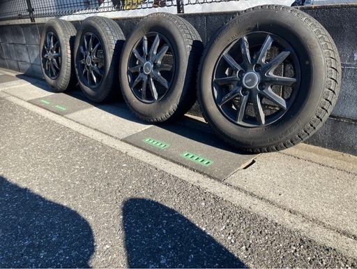 スタッドレスタイヤ　軽タント