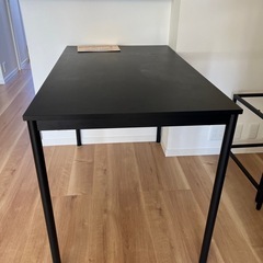 IKEA ダイニングテーブルの画像