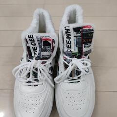 新品未使用27cm　おしゃれなボア付きスニーカー靴の画像