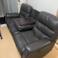 値下げ！！本革！ニトリのリクライニングソファの画像