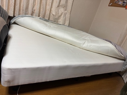 お値下げしました【配送可能】ダブルベッド