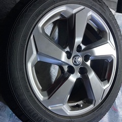 カローラクロスサイズ18インチスタッドレス4本