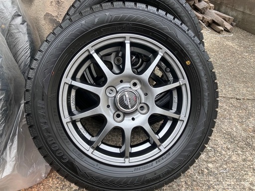 12/7まで　　軽自動車　スタッドレスタイヤ　ホイル　
165/65/13 ほぼ新品