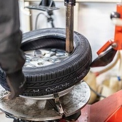 タイヤ交換作業(組替・バランス・脱着)お安く承ります‼️