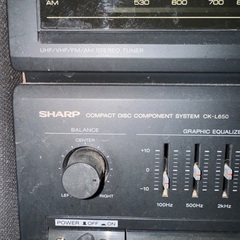 レトロコンポとスピーカー2つ(シャープ製)の画像