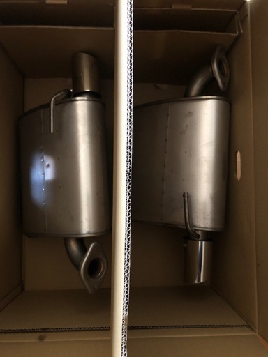 スバル　フォレスター（SK、ターボ車）　純正マフラー