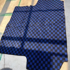 nv350キャラバンのカーゴマット　