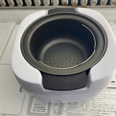 ヒロ・コーポレーション 多機能調理炊飯器 ホワイト(無水調理・蒸し調理・スロークッカー・煮物・糖質カット2合炊き・通常炊飯4合炊き) レッド NC-F180WHの画像