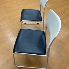 スチールイス2つの画像