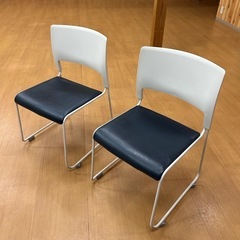 スチールイス2つ