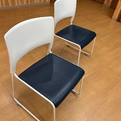 スチールイス2つの画像