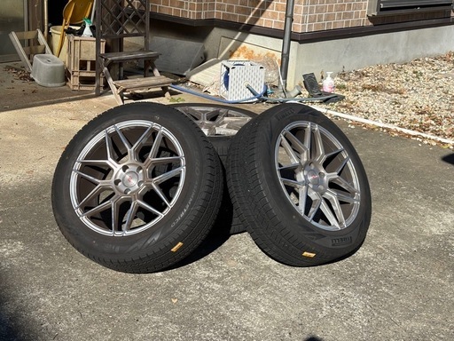 235/55/R19 ホイル付きスタッドレスタイヤ　2023年冬もの　9.5分山