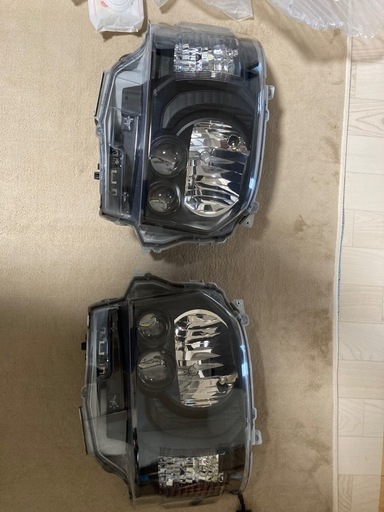 ハイエース　ヘッドライト　ヴァレンティ　VALENTI