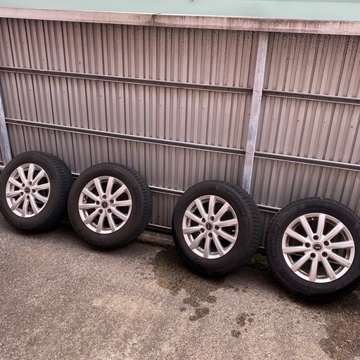 スタッドレスタイヤ　195 65 R15