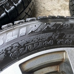 スタッドレスタイヤ　ブリヂストン 22年製 14インチアルミ 165/65R14 4本セット★バリ溝 4穴 PCD100 タンク ルーミー トール等の画像