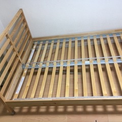 IKEA ダブルベッドフレームの画像