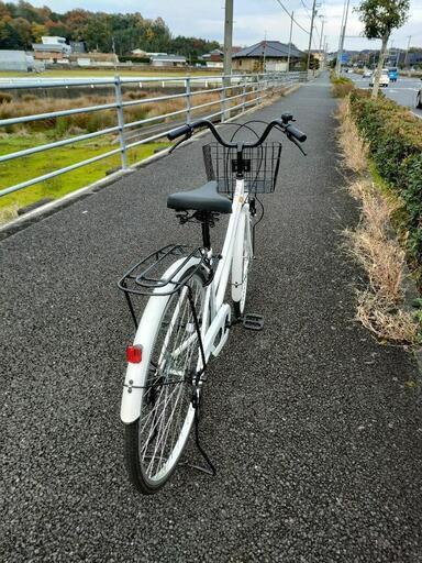 ママチャリ：27インチ：書類あります：白色：8日の17時頃までになります。