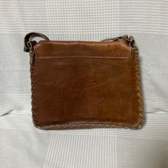 本革ショルダーバッグの画像