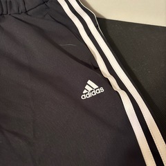 adidasパンツの画像