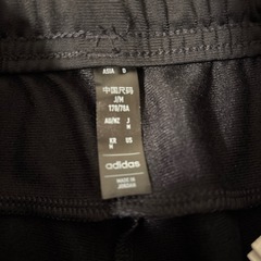 adidasパンツＭの画像