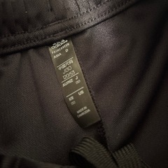 adidasの画像