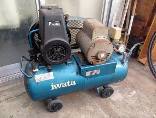 8000円値引き  エアーコンプレッサー アネスト岩田 イワタ 塗装 サンドブラスト 自作 DIY 整備 錆落とし 掃除 レシプロ圧縮機 おまけ付き