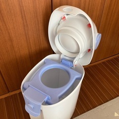 おむつゴミ箱の画像