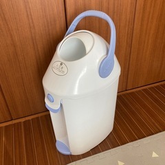 おむつゴミ箱の画像