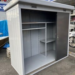 434 イナバ物置 3枚扉 グレーの画像