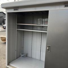 434 イナバ物置 3枚扉 グレーの画像