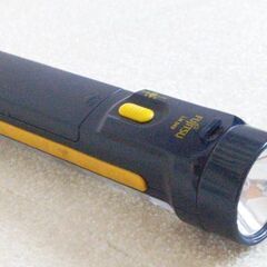 富士通 乾電池式 ハンディ 4W 蛍光灯 ライト コードレス ラ...