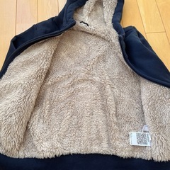 ユニクロ  140  パーカーの画像