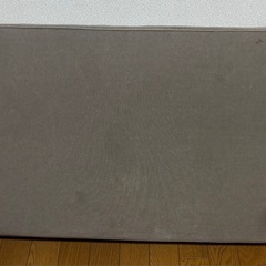 ③★VENTOTA★オットマン★足置き★脚★スツール★天然木★アーミーグリーン★
の画像