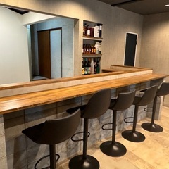 カラオケ居酒屋のドリンク接客の画像