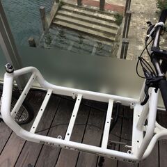 BULLITT　カーゴバイク（荷台付き自転車）ホワイトの画像