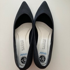【NUOVO】XXL25.5センチ黒パンプス