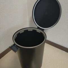 【ゴミ箱 12.4L】I'm D(アイムディー) kcud(クード) ラウンドロック 岩谷マテリアル(株)製の画像