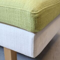 MOMO natural(モモナチュラル)のARNE LAIDBACK BENCH(アルネ レイドバック ベンチ)です。“座る”と“くつろぐ”を両立したデザインで、ダイニングソファとしてもオススメ♪の画像