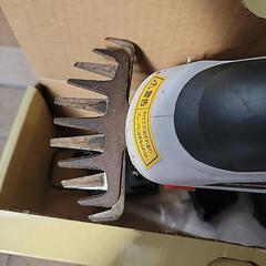 アイリスオーヤマ芝刈機JHC1210の画像