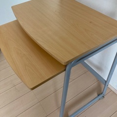 パソコンデスクの画像